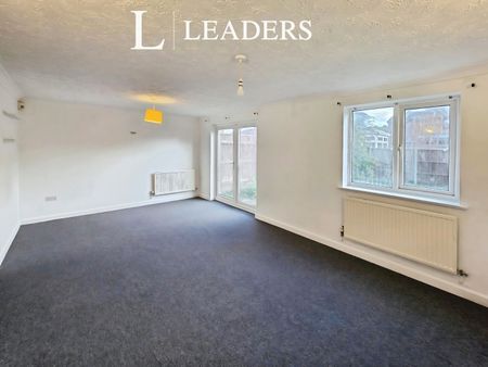 4 bedroom detached to rent The Green, March - Photo 4