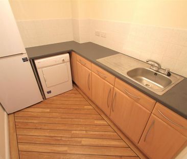 3 bedroom terraced house to rent - Photo 6