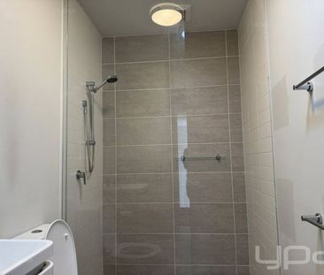 Modern 2-Bedroom Home with Spacious Garage - Photo 6