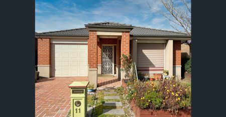 Great Family living with a Central Location!!! - Photo 2