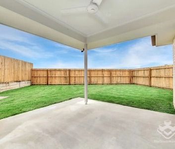 Stylish & Spacious Duplex with Huge Private Backyard - Photo 4