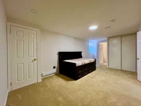 For Lease - 1450 Greenbriar Drive, Oakville, Ontario - Photo 3