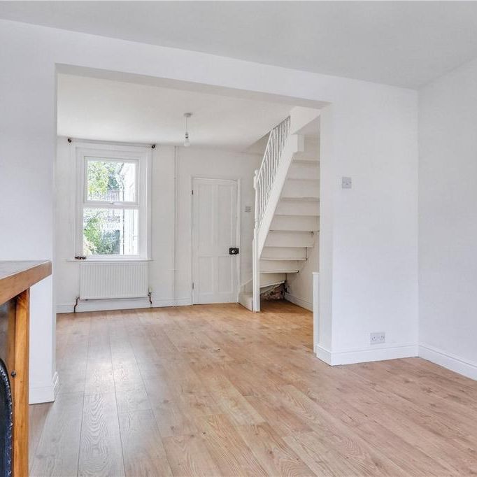 3 bedroom terraced house to rent - Photo 1