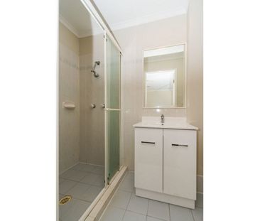 GREAT LOCATION CLOSE TO M1, HOME WORLD AND SCHOOLS - Photo 6