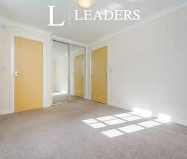 3 bedroom flat to rent - Photo 6