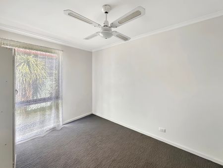 28 Bridgewater Road, Craigieburn VIC 3064 - Photo 3