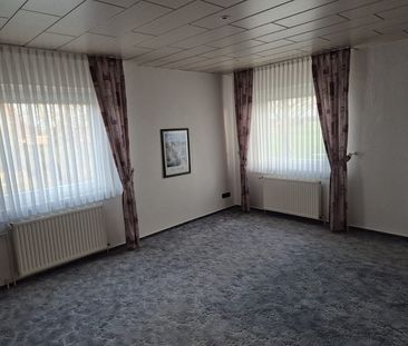 Schöne 3-zimmer-Wohnung mit Wintergarten und Balkon top Lage direkt... - Photo 1