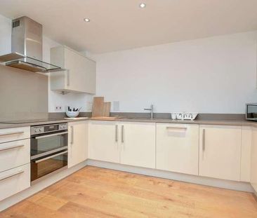 Newbury, Berkshire, RG14 - Photo 3