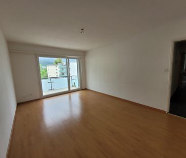 Helle 4.5-Zimmer-Wohnung mit Balkon und schöner Aussicht in Ulisbach - Foto 2