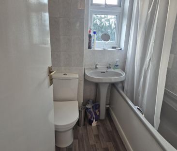 3 bedroom semi-detached house to rent - Photo 6
