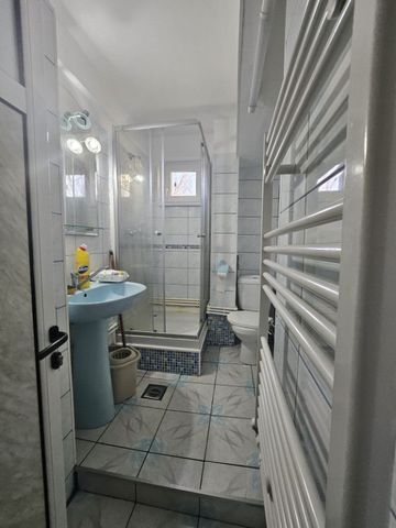 Garsoniera ultracentral, mobilata si utilata, 250 euro - Fotografie 4