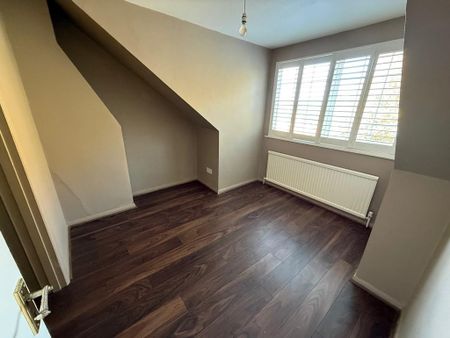 4 bedroom semi-detached house to rent - Photo 4