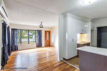 20 Welcombe Avenue, 4350, Rockville Qld - Photo 3