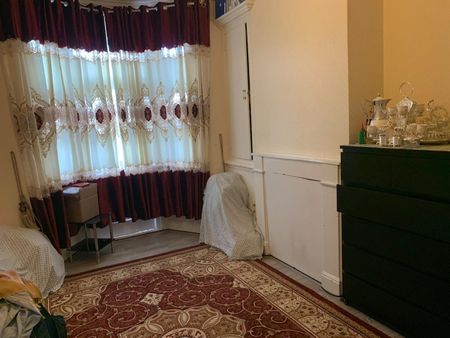 5 Bed Terraced House, Gordon Road, IG1 - Photo 5