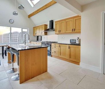 Newlands Drive, Acomb, YO26 - Photo 2