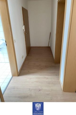 HÃ¼bsche Wohnung mit groÃer KÃ¼che und Tageslichtbad mit Wanne unterm Dach! - Photo 3