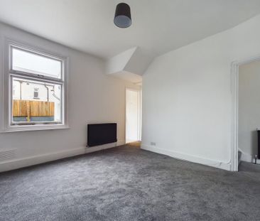 4 bedroom terraced house to rent - Photo 6