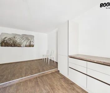 ERSTBEZUG 60m2 nach GENERALSANIERUNG | Ruhige Innenhoflage mit Loggia & Homeoffice - Photo 2