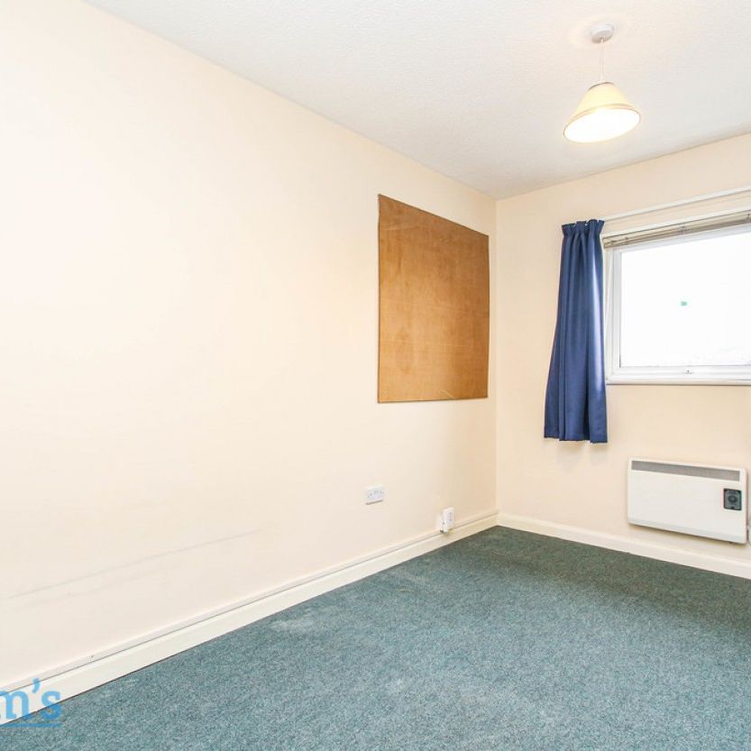 2 bed Apartment for Rent - Photo 1