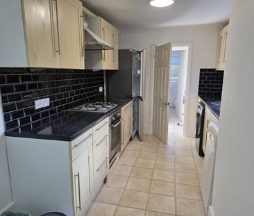 1 Bed Flat, Queens Park Road, BN2 - Photo 3