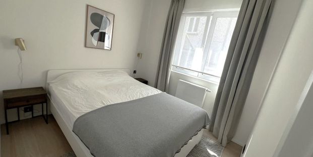 Appartement te huur in Brussel voor € 1.250 met 1 slaapkamer - Photo 1