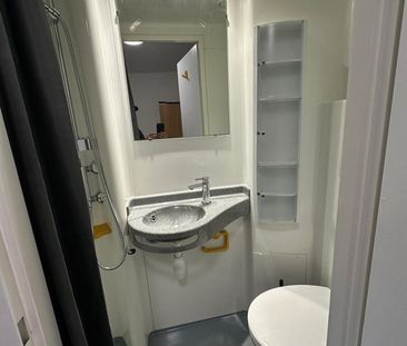 Studio Flat, College House, B8 - Photo 6