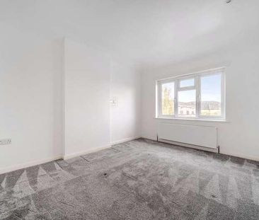 Rydens Way, Woking, Surrey, GU22 - Photo 2