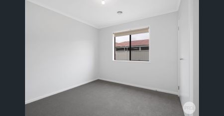 FOUR BEDROOM FAMILY HOME WITH NEW CARPET AND HAS BEEN FRESHLY PAINTED - Photo 3