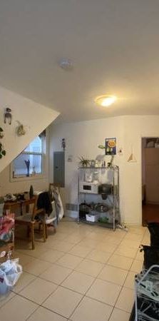 562 - four bedrooms ground floor unit for rent - Photo 1