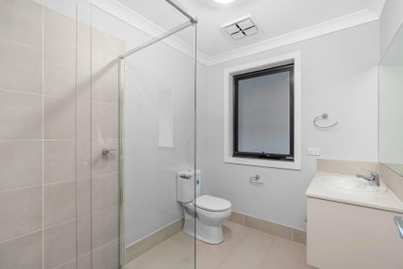 Modern and Spacious - Photo 4