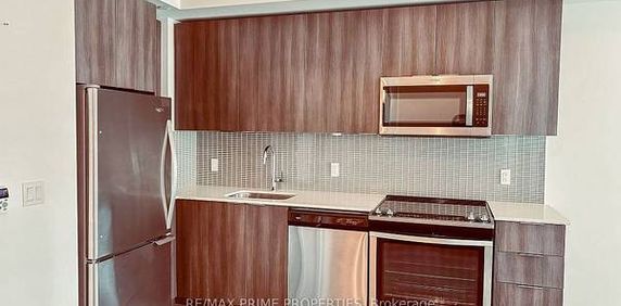 Parklawn Rd/Lakeshore Blvd.W Waterfront Views 1Bdrm Upgraded Kitchen - Photo 2