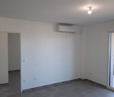 T2 AVEC TERRASSE +PARKING - Photo 4