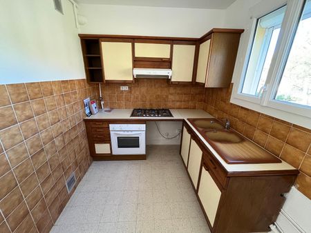 Location Appartement 3 pièces 54m² DRAGUIGNAN 83300 - Photo 3