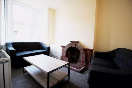 3 bedroom terraced house to rent - Photo 2