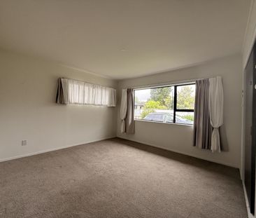 Spacious 2 Bedroom Home in Papatoetoe - Photo 1