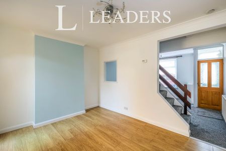2 bedroom mid-terrace to rent Penhale Road, Fratton PO1 - Photo 2