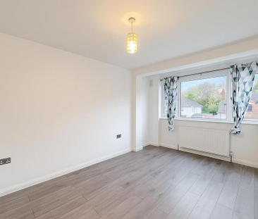 4 bedroom terraced house to rent - Photo 3