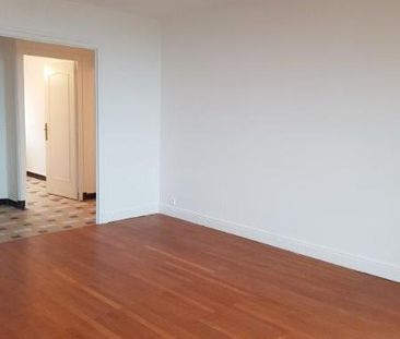 Location Appartement 4 pièces 64m² STE FOY LES LYON 69110 - Photo 4