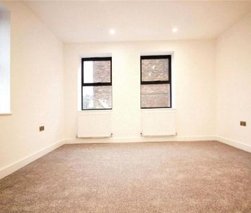 3 bedroom end of terrace house to rent - Photo 3