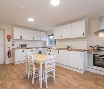 1 bedroom in a house share to rent - Photo 5