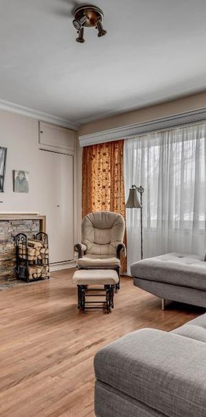 En face de l'université Laval - Photo 1