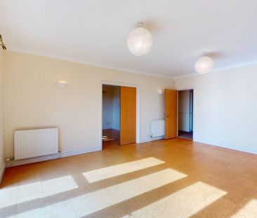 4 bedroom detached house to rent - Photo 2