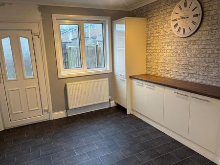 3 bedroom terraced house to rent - Photo 5