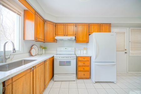 For Lease - 36 Oakhaven Drive, Toronto, Ontario - Photo 4