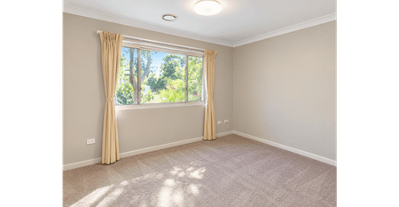 Three Bedroom Spacious Townhouse in Private Complex - Photo 4