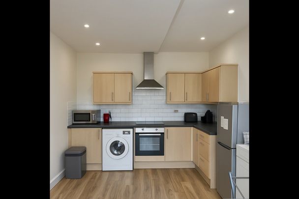 3 Bed Terraced House, Luton Grove, L4 - Photo 1