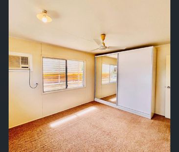 43 KENNEDY Drive, Moranbah, Qld 4744 - Photo 5