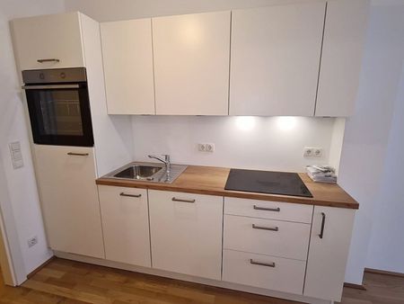 OSPELGASSE, klimatisierte 49 m2 Dachgeschoß, 2 Zimmer, Komplettküche, Wannenbad, Parketten, ruhige Lage - Photo 4