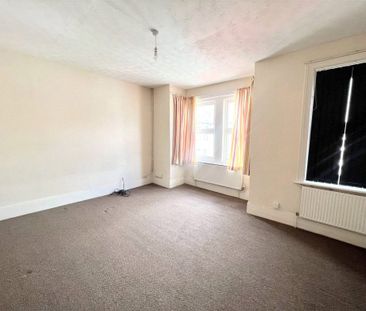 2 Bedroom Flat / Apartment - Clovelly Road, Southampton - Photo 2