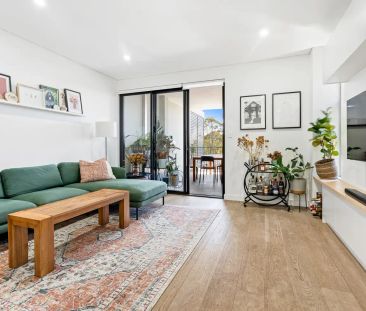 “Contemporary Oversized Luxurious One Bedroom Apartment” - Photo 5